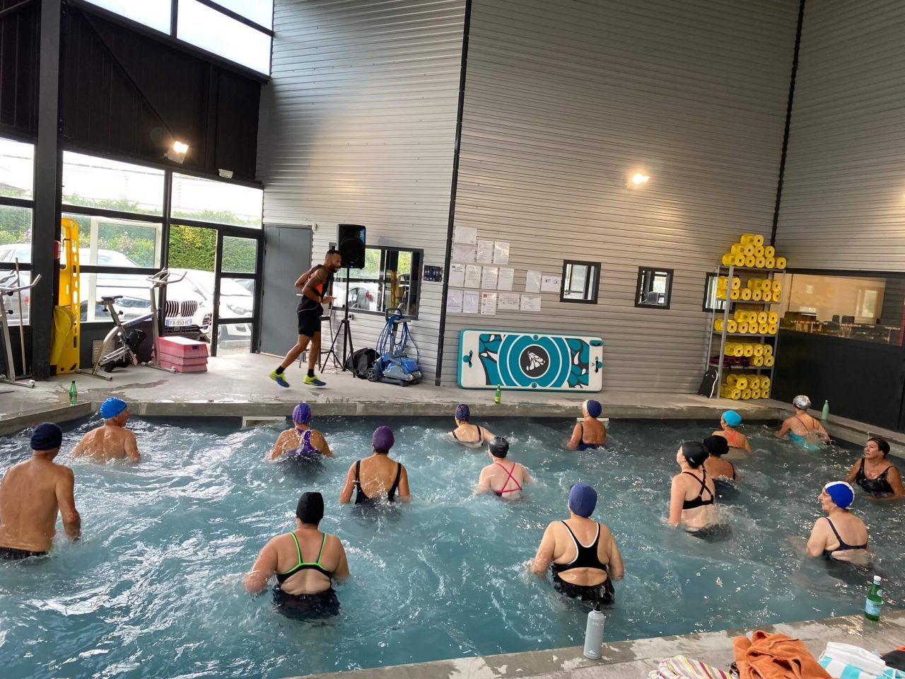 Cours collectif dans la piscine de Gymnesia Crolles